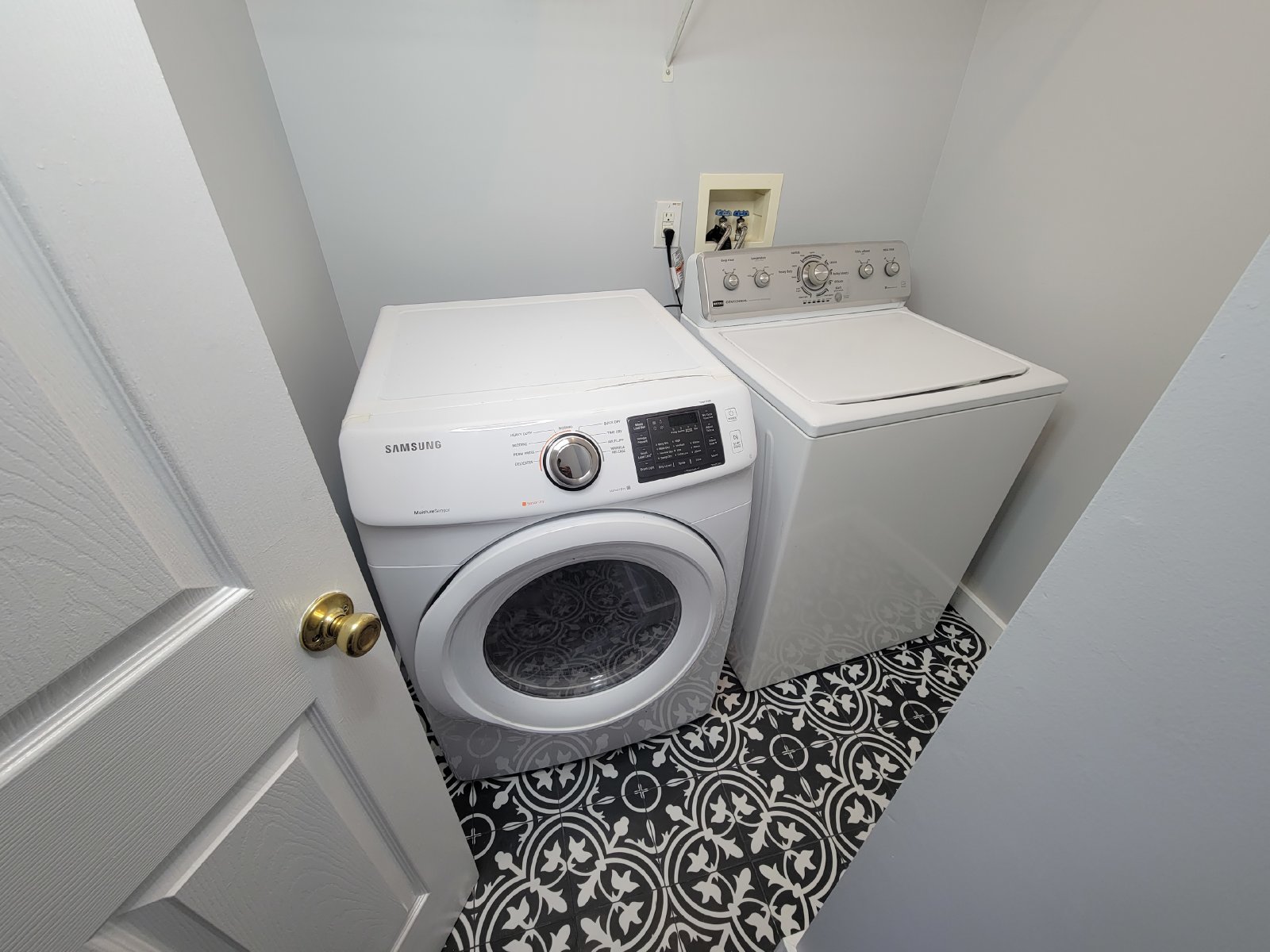 For Rent 3 bedrooms 2.5 bathroom $2675/mo property image