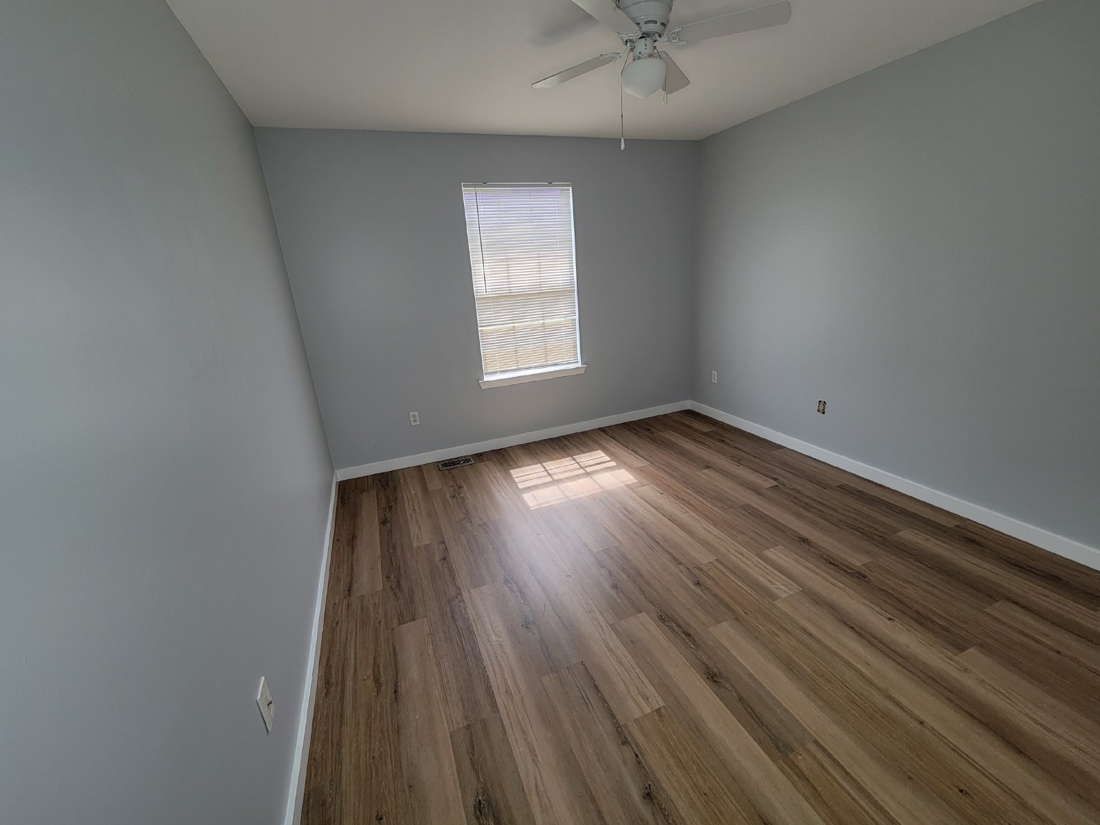 For Rent 3 bedrooms 2.5 bathroom $2675/mo property image
