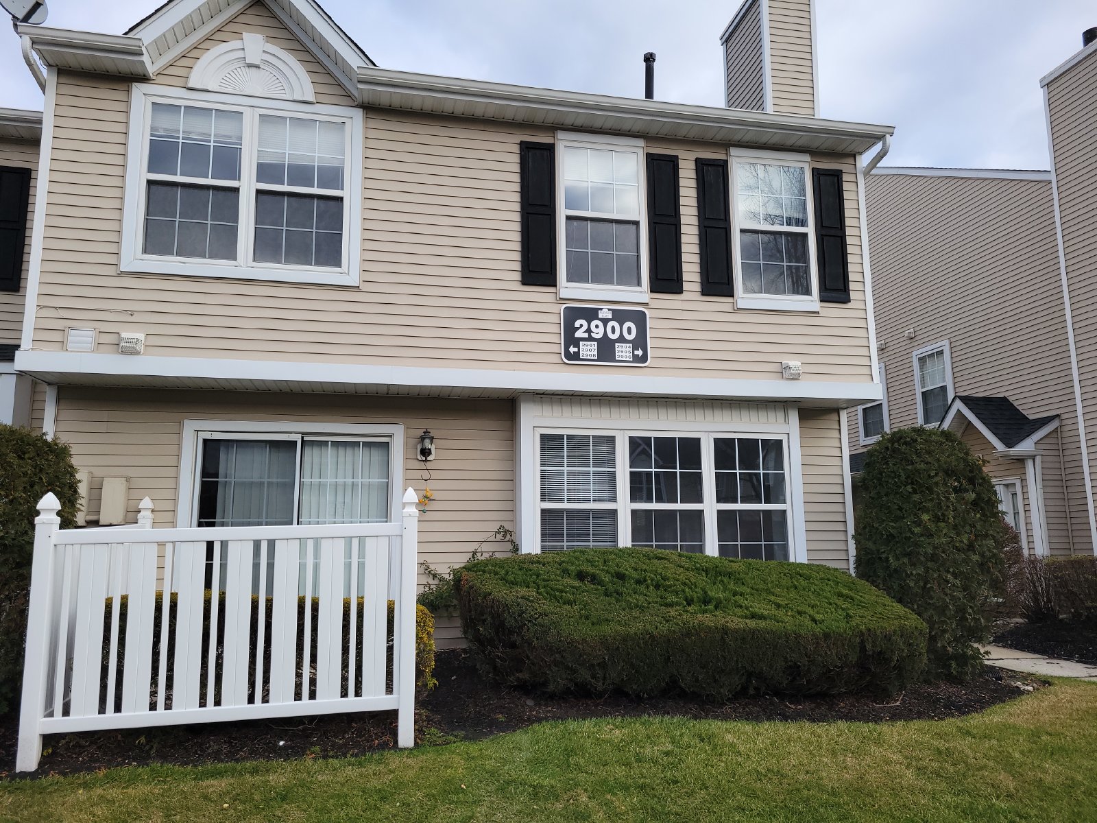 For rent 3 bedroom 2.5 bath property image