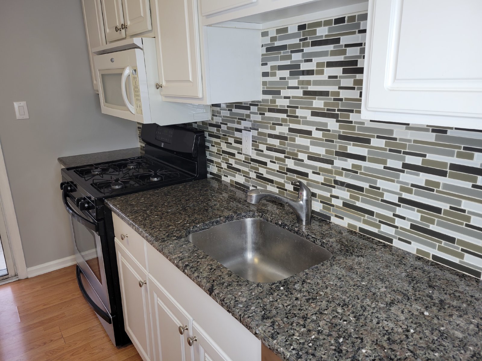 For rent 3 bedroom 2.5 bath property image