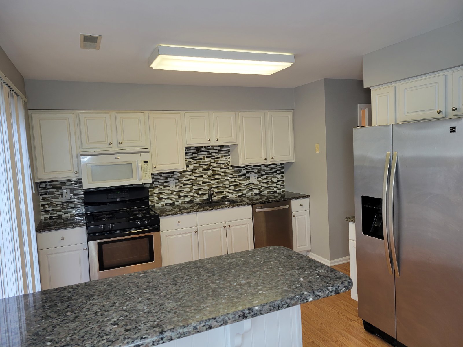 For rent 3 bedroom 2.5 bath property image