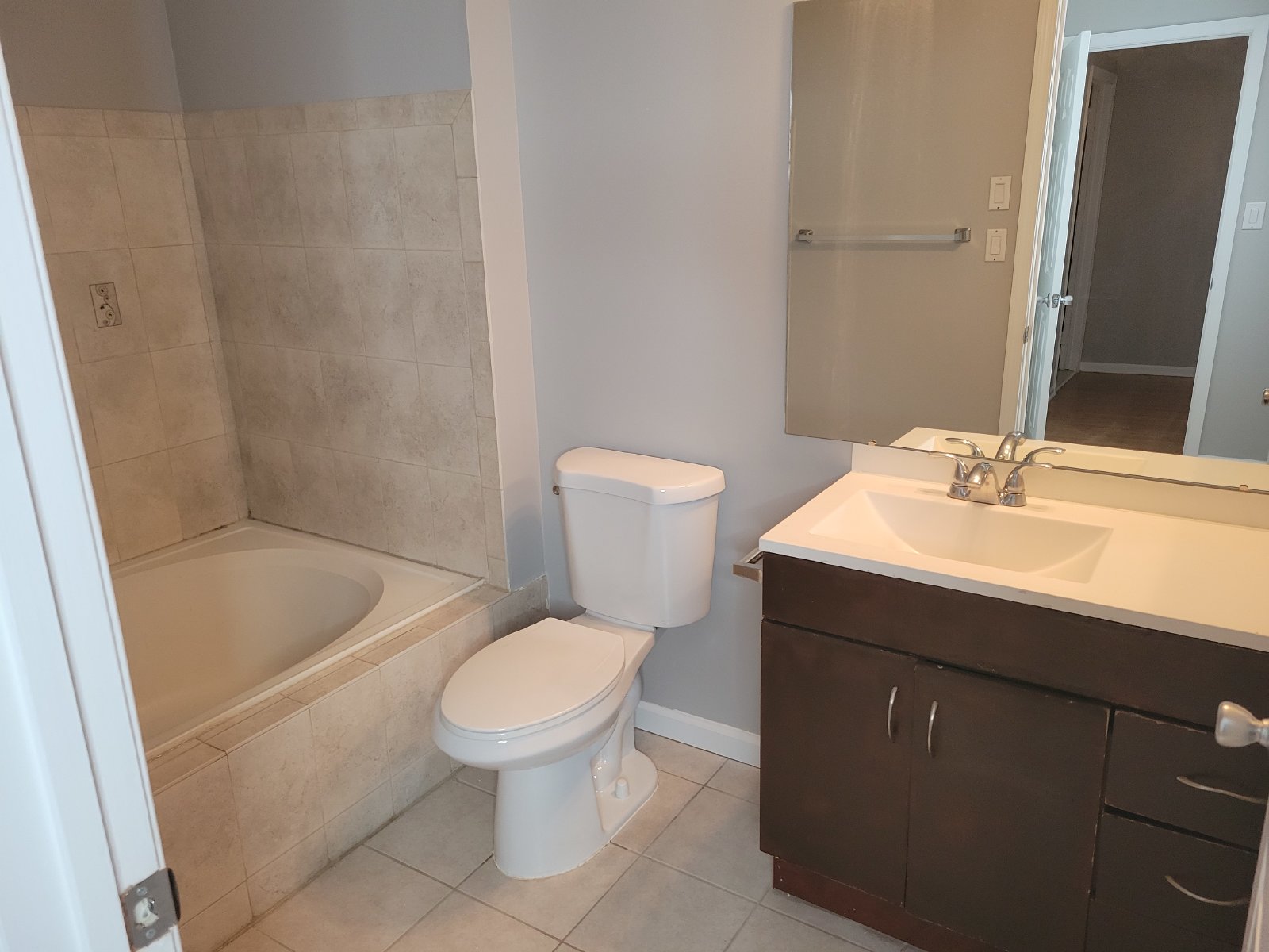 For rent 3 bedroom 2.5 bath property image