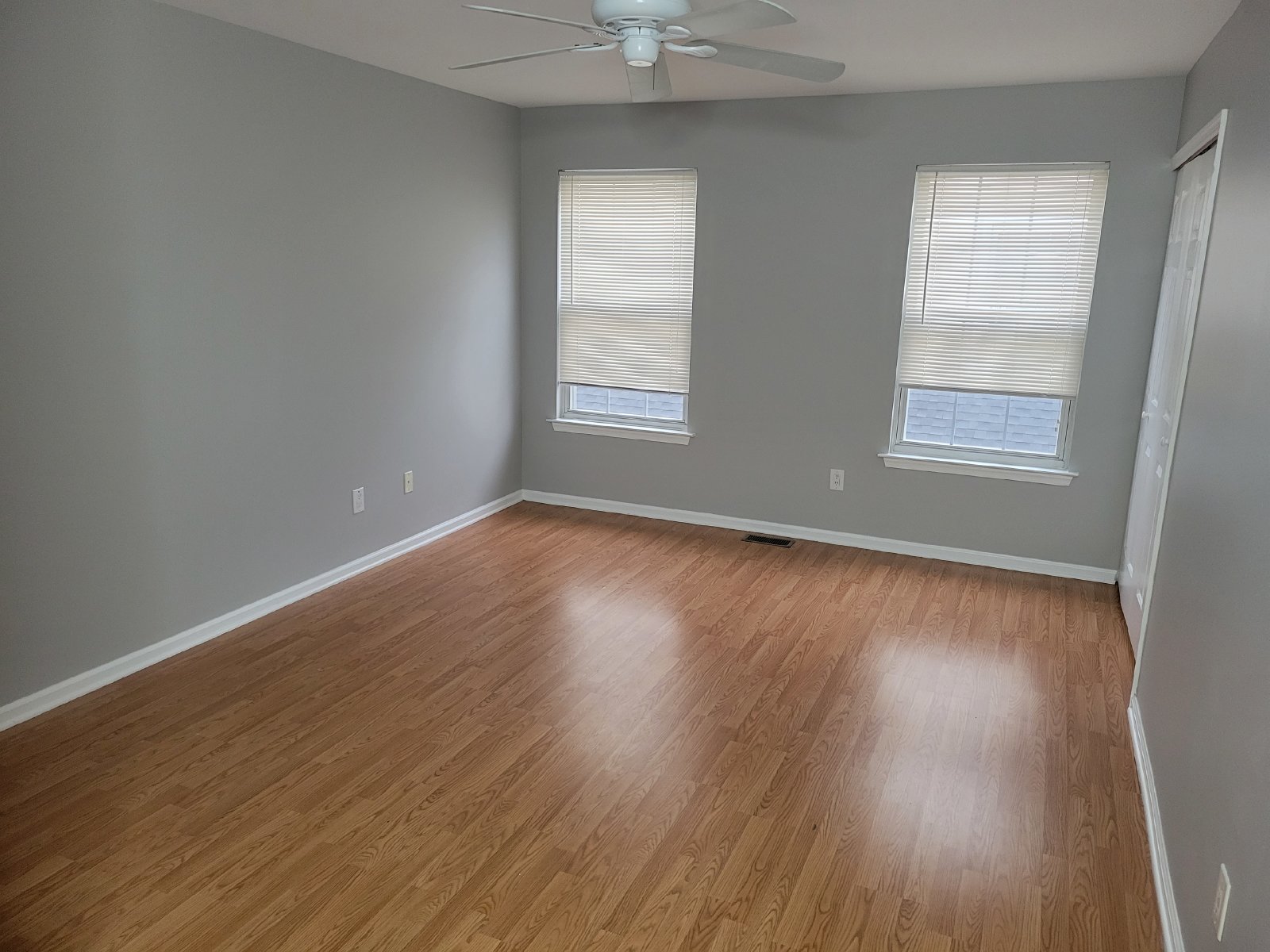 For rent 3 bedroom 2.5 bath property image